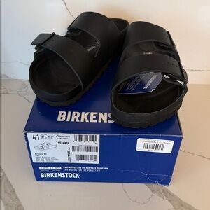 NEW Birkenstock 
Arizona Exquisite Leather Sandal in Black 
Size 41